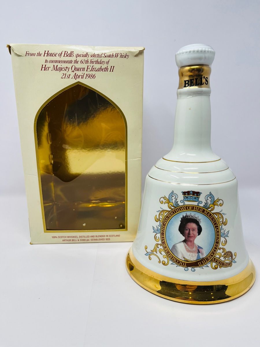 BELLS 60th BIRTHDAY OF QUEEN ELIZABETH II DECANTER