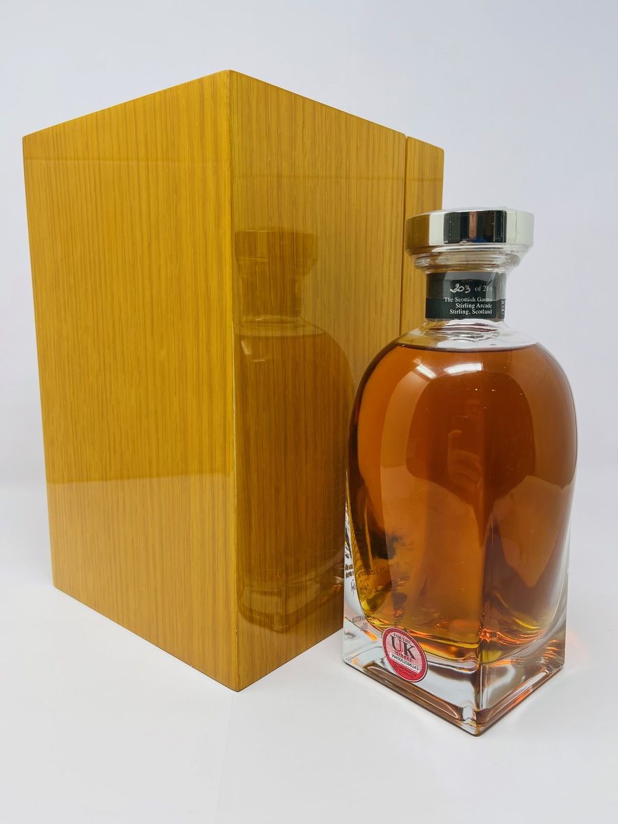 MACALLAN 30 YEAR OLD - SCOTTISH GANTRY VIRGIN AMERICAN OAK BARREL FINISH