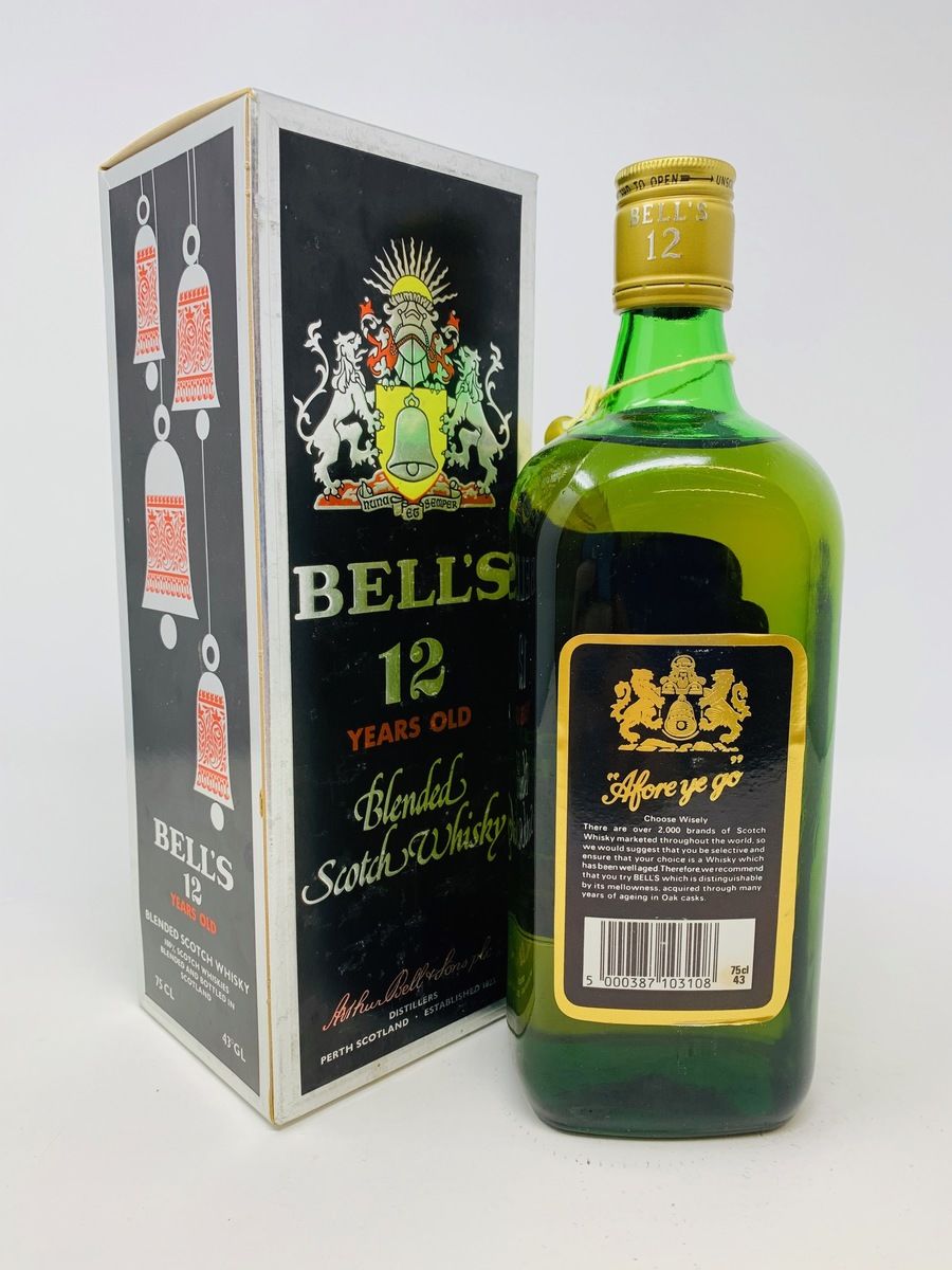 BELLS DE LUXE 12 YEAR OLD 1980'S (BLACK CHRISTMAS BOX)